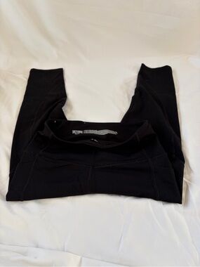 Victoria’s Secret Sport Capri black leggings M like new